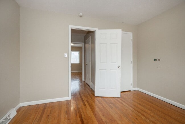 Photo - 2 BED 1.5 BATH CONDO IN WARRENSVILLE HEIGHTS! Unit 25