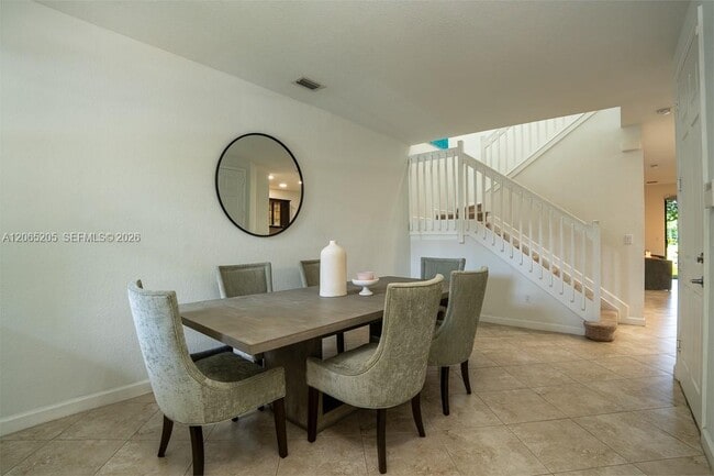 Photo - 6943 Halton Park Ln