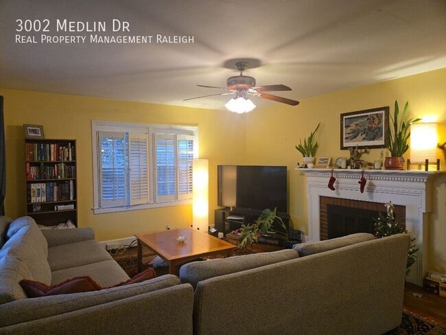 Photo - 3002 Medlin Dr