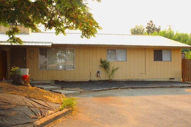 Building Photo - 1269 3rd St NE Rental