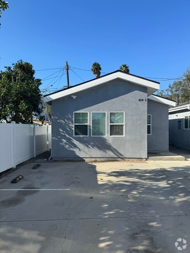 Building Photo - 612 S Van Ness Ave Unit 614 Rental