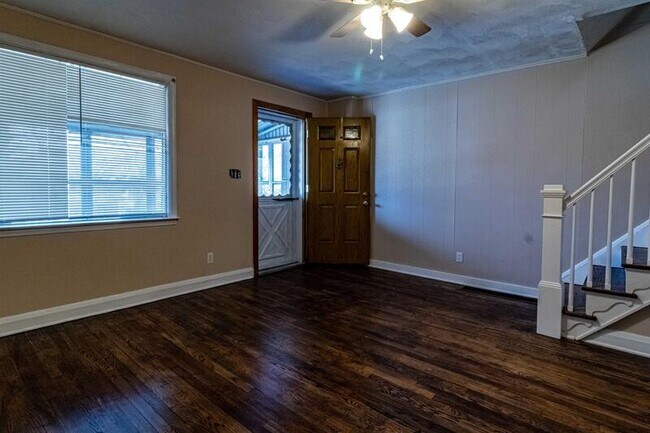 Photo - 732 Old Riverside Rd