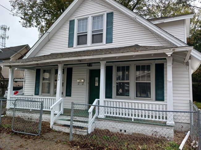 Building Photo - 302 S Dyer St Rental