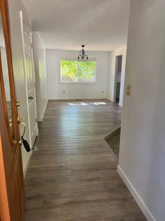 Photo - Newly Remodeled - Light & Bright  Home in ...