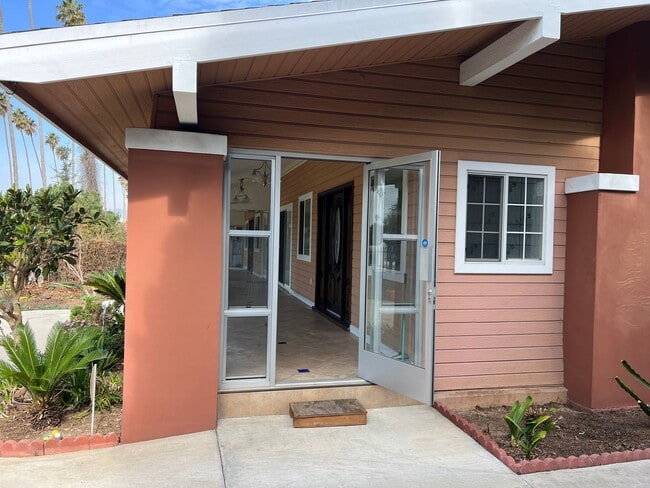 1248 S Manhattan Pl Unit 1248