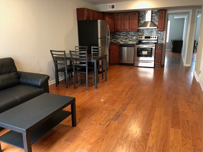 Photo - 620 S 42nd St