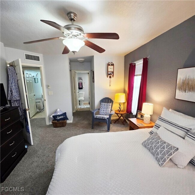 Building Photo - 4121 Residence Drive Unit 323