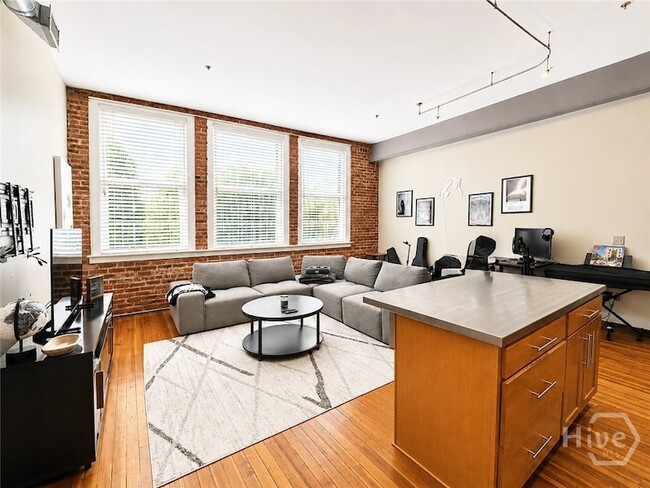 Photo - 122 W Broughton St Unidad 202