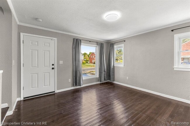 Photo - 10842 Nottingham Rd