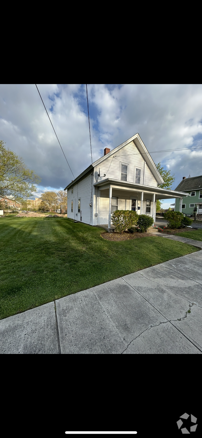 Building Photo - 169 Mansfield Ave Rental