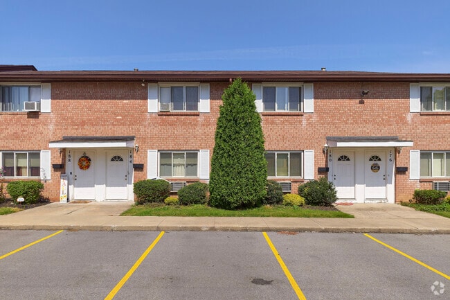 Chase Woods Manor Townhomes