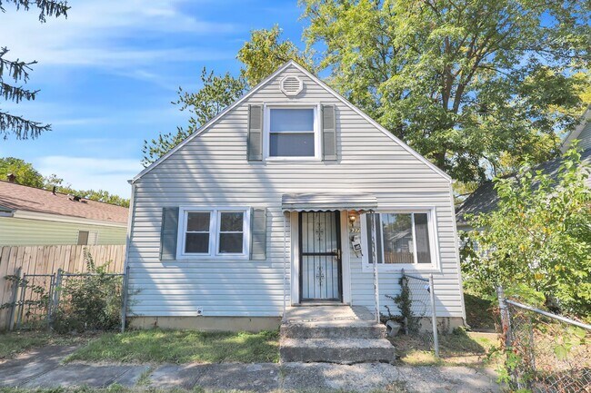 Building Photo - Newly Renovated 4-Bedroom Single Family Home