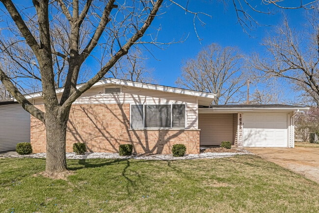 Building Photo - 1635 Trotterway Dr