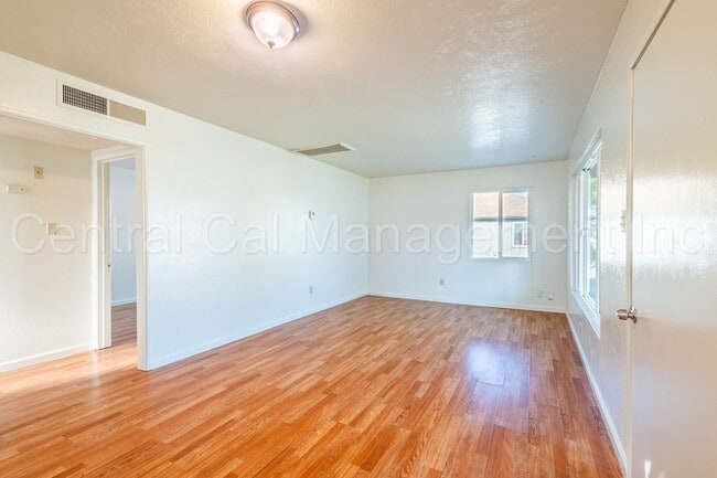 Photo - 3029-3031 Horrace Mann Unit 3031 Horrace Mann