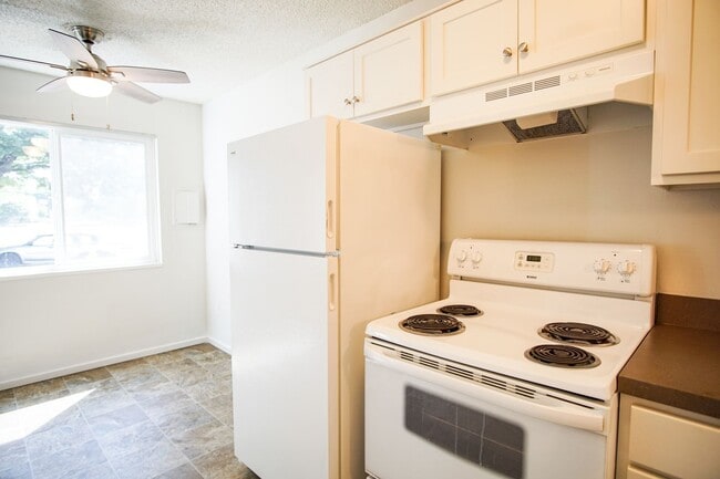Photo - 1561 SE Stark St Unit 1561