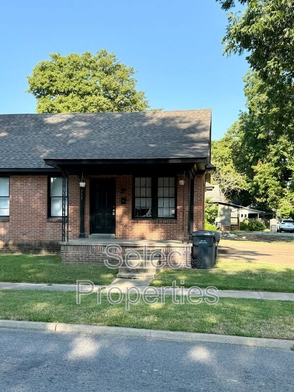 Building Photo - 717 Flint St Rental