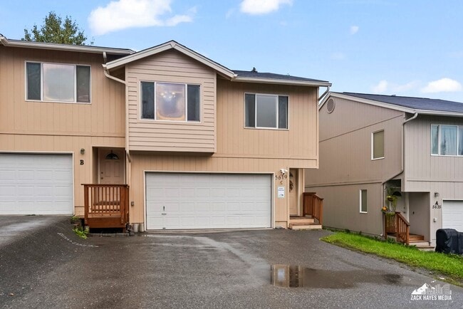 Photo - Townhouse — Beautiful 3-Bed / 2-Bath, 2-St...