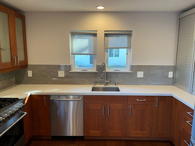 Photo - Modern Living Steps from Downtown Mountain View Shopping & Dining!