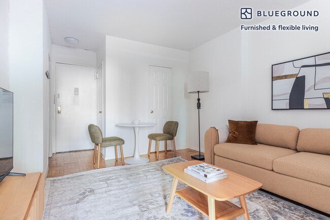 Photo - 300 E 46th St Unidad FL8-ID2164