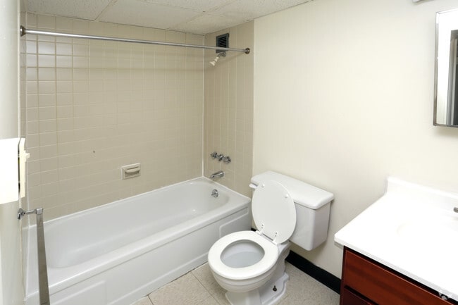 1 Bedroom Bath