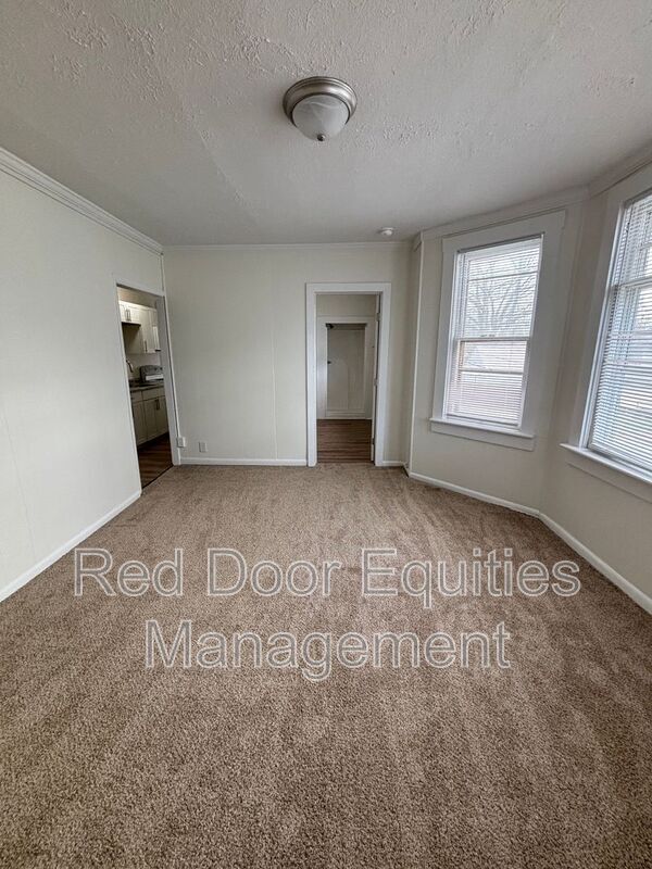 Photo - 522 N High St