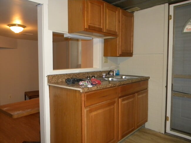 Kitchen Picture 1 - 21 W Carpenter St Unit 21 Carpenter - Downstairs