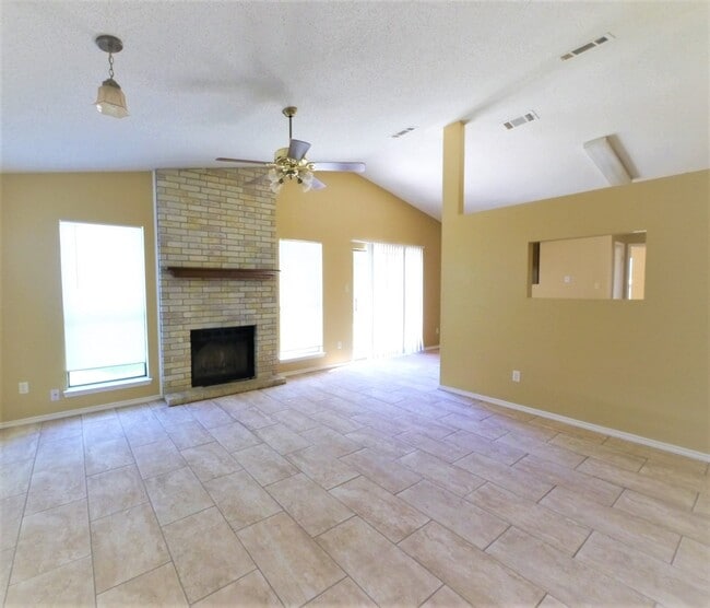 Photo - Affordable, move in ready home!