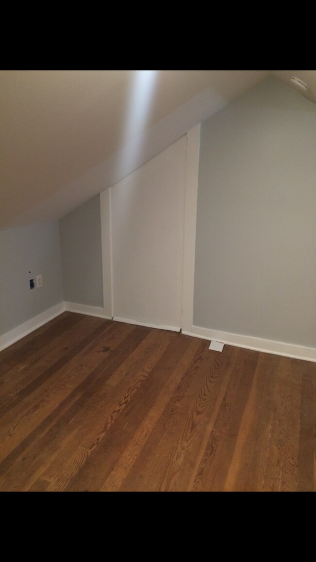 8 Thompson Ave Unit Apartment for rent Putnam, CT