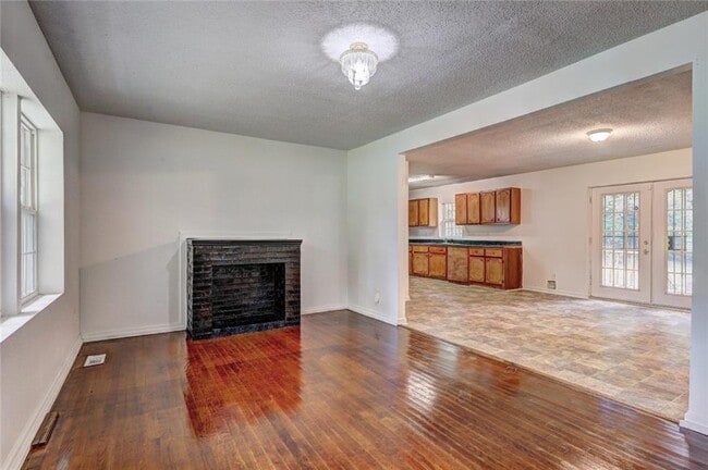 Photo - 2300 Ollie Dr