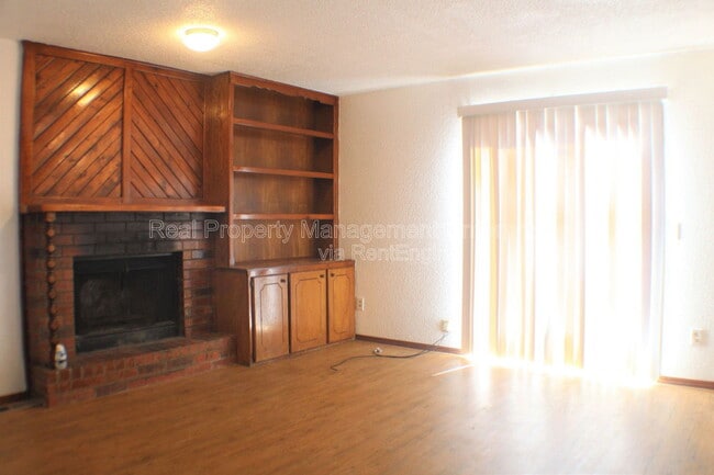 Photo - 4714 Creek Ct