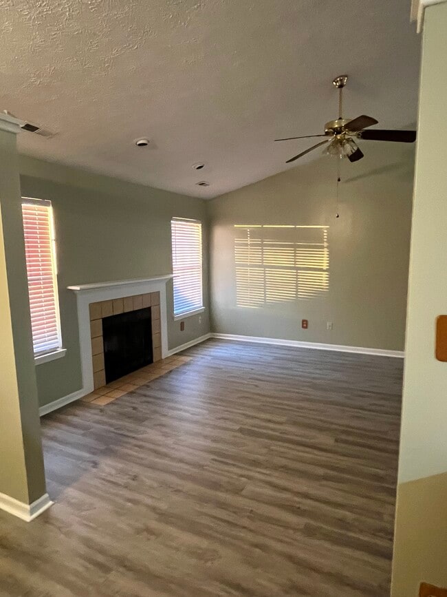 Sala de estar - 1224 Prairie Depot