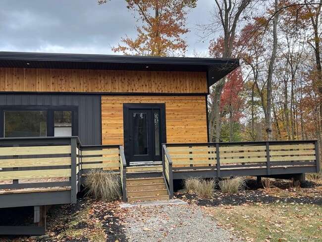 Photo - 6 Indian Hill Ln