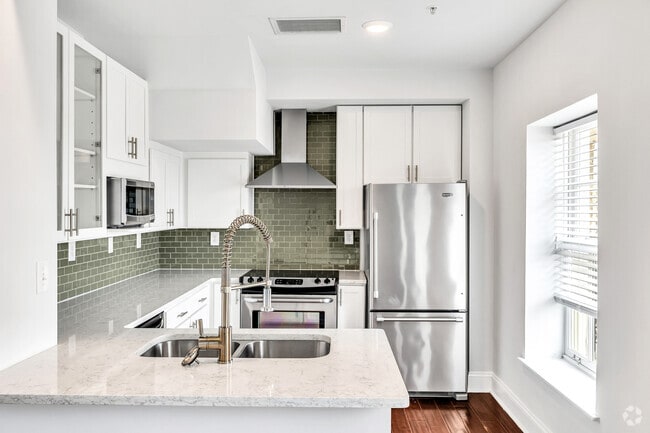 1BR, 1BA - 824SF - The Twain - Kitchen