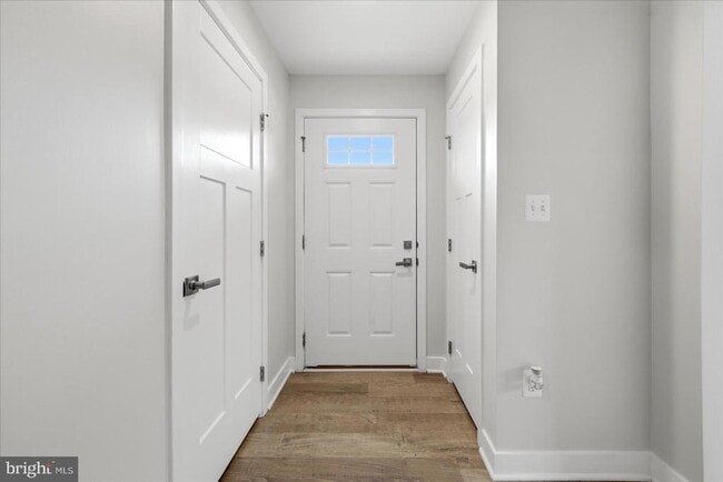 Photo - 1550 Adamson Wy