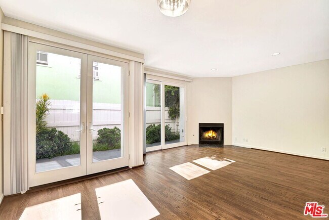 Photo - 811 21st St Unit 3