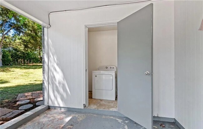Photo - 1710 9th St N
