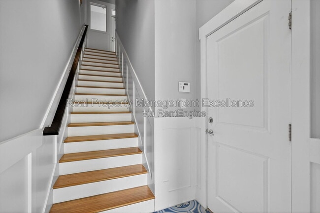 Photo - 515 Hillsborough St