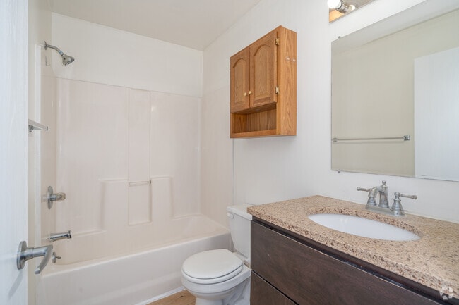 3601 Kingston 2BR, 2BA - 1,025SF - Second Bathroom