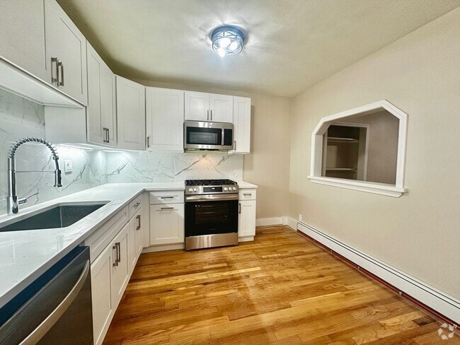 Building Photo - 4 Chesterton St Rental