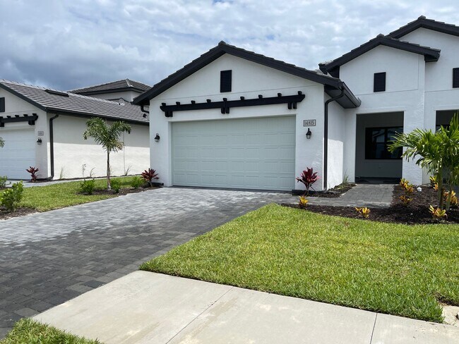 ANNUAL RENTAL - ABACO POINTE 3 BEDROOM + D... - ANNUAL RENTAL - ABACO POINTE 3 BEDROOM + D...