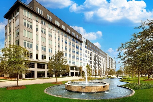 Building Photo - 8900 Six Pines Dr Unit 117 Rental