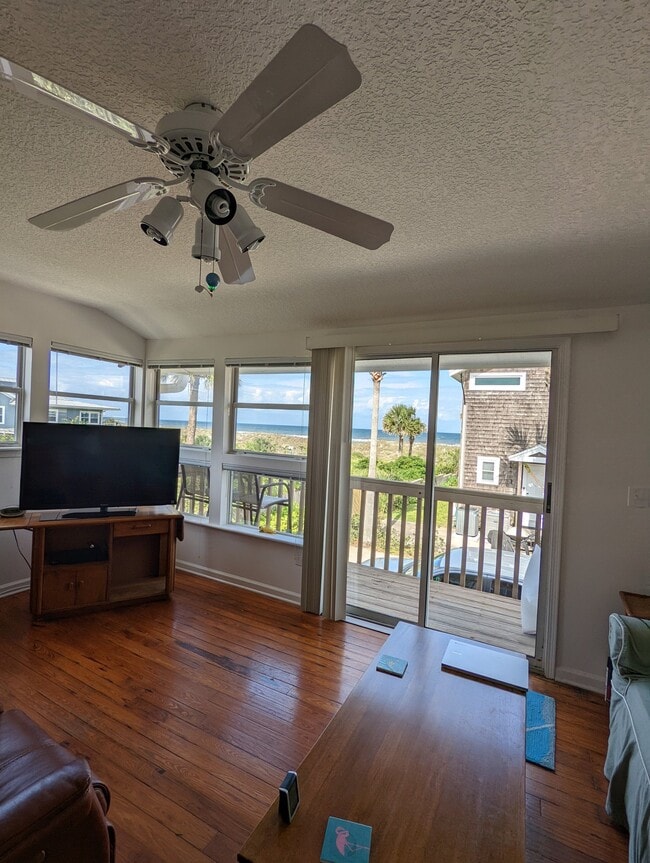 Photo - 106 Rose Pl