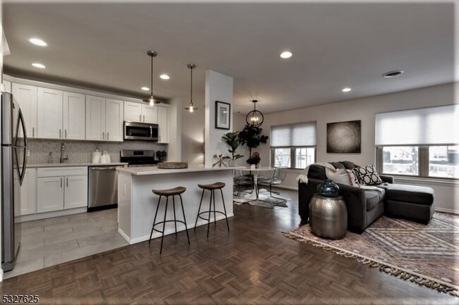 Building Photo - 27 Mountain Ave Unit 1