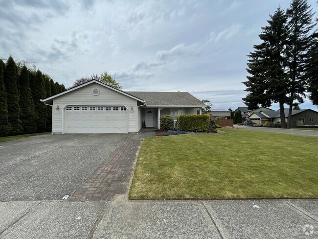Building Photo - 10022 NE 145th Ave Rental