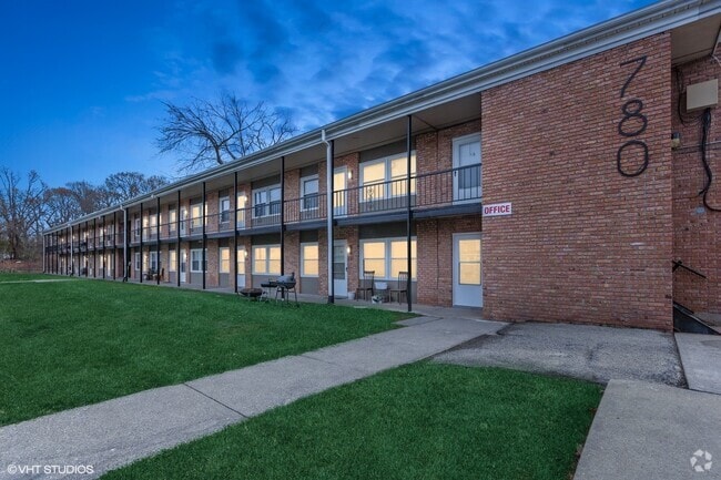 Building Photo - 720 S Nelson Ave Unit 4 Rental