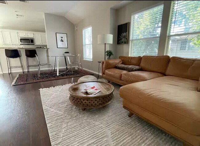 Photo - 1838 Wheeler Ave Condo