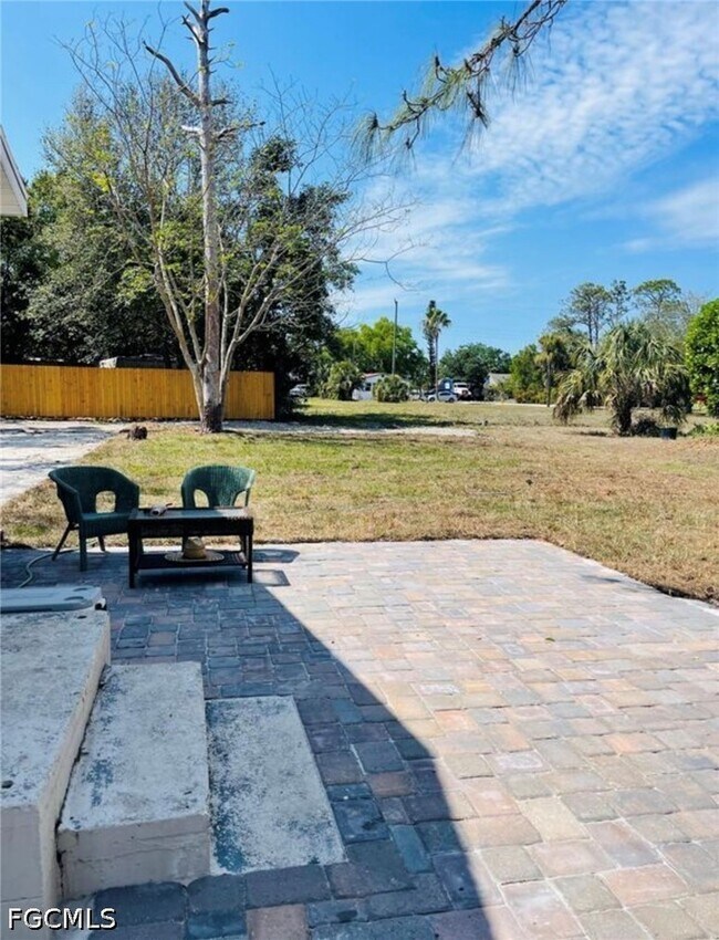Photo - 26900 N Riverside Dr