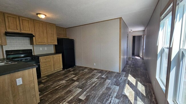 Photo - 2320 E MacArthur Rd