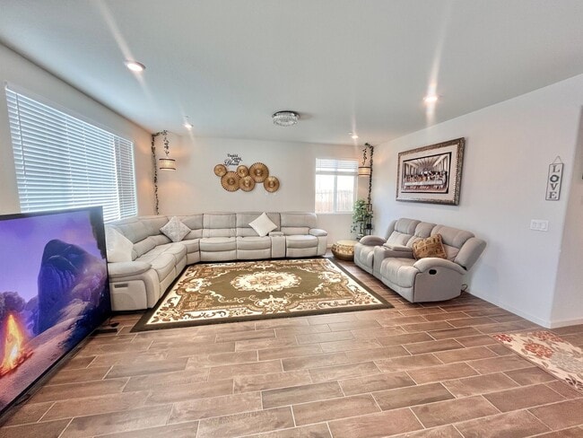 Photo - Stunning 5-bedroom, 3-bathroom residence with Solar!