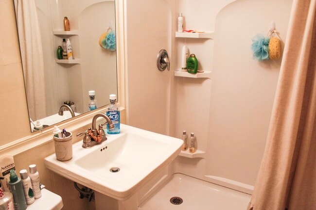 Photo - 403 Berkshire Dr